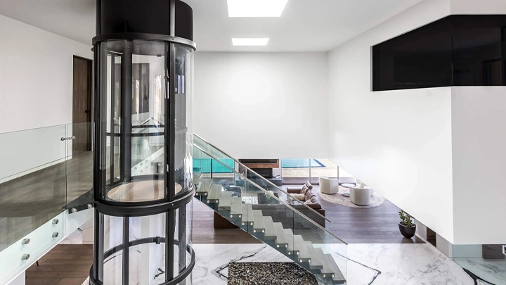 THANG MÁY KÍNH TRÒN